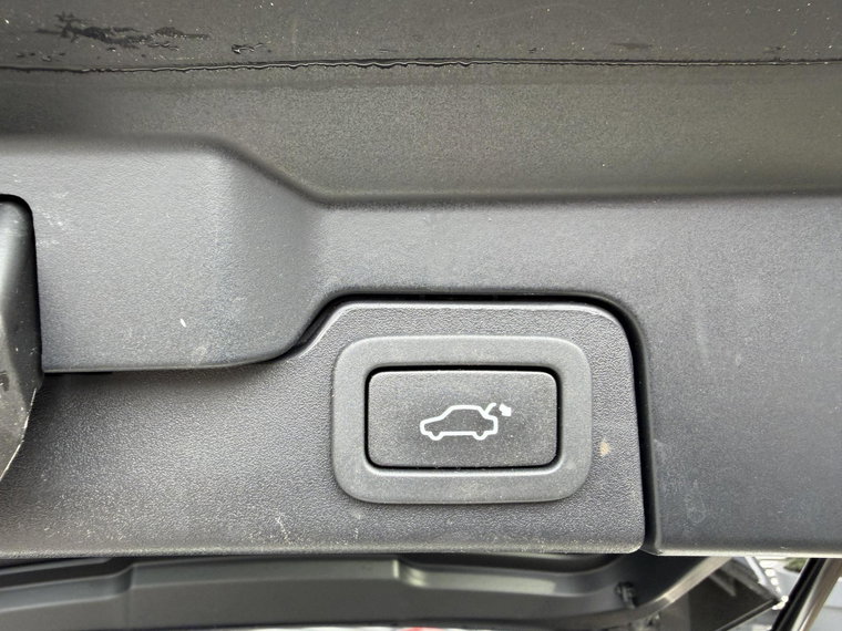 Vehicle Image 26