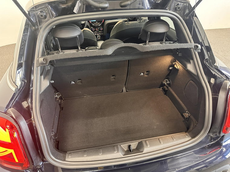 Vehicle Image 17