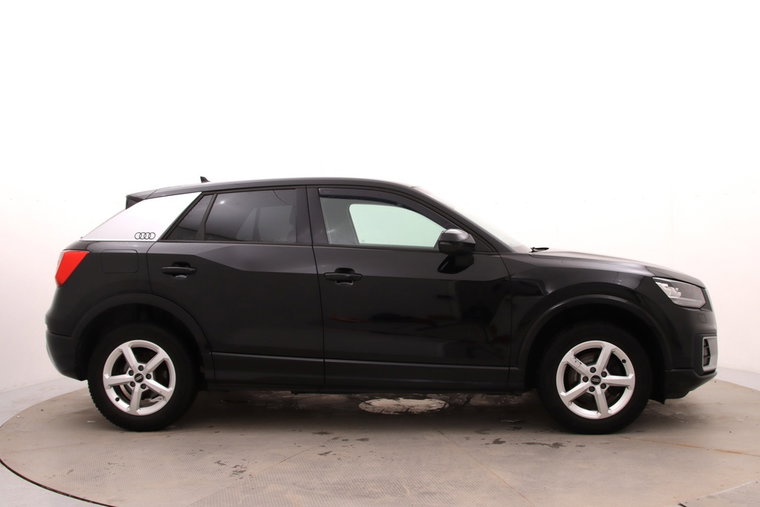 Vehicle Image 9