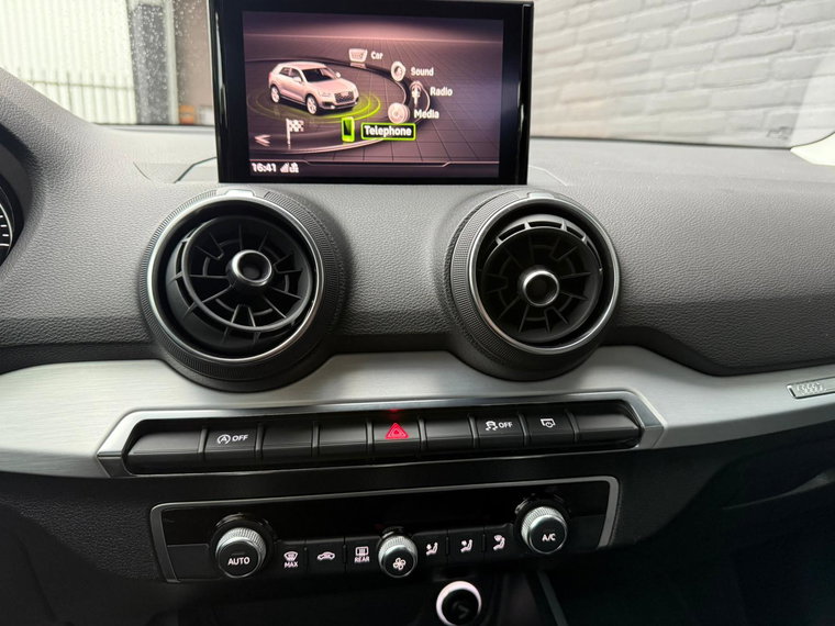 Vehicle Image 23