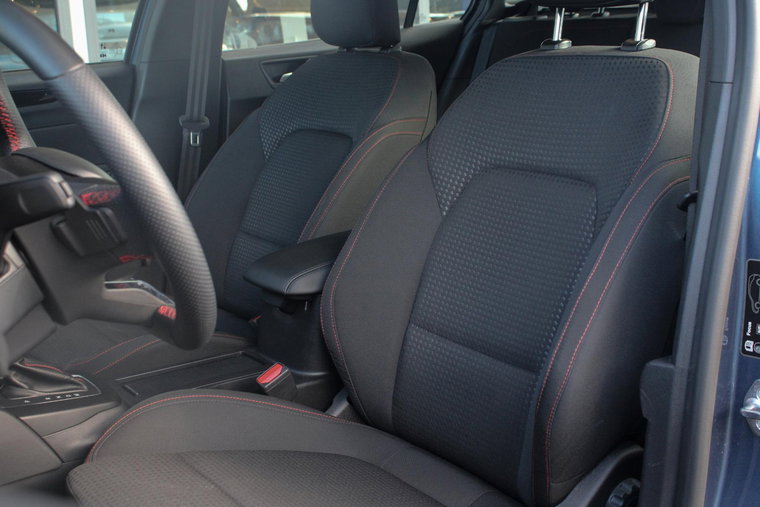 Vehicle Image 12