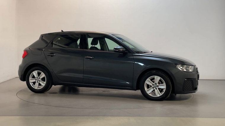 Vehicle Image 12