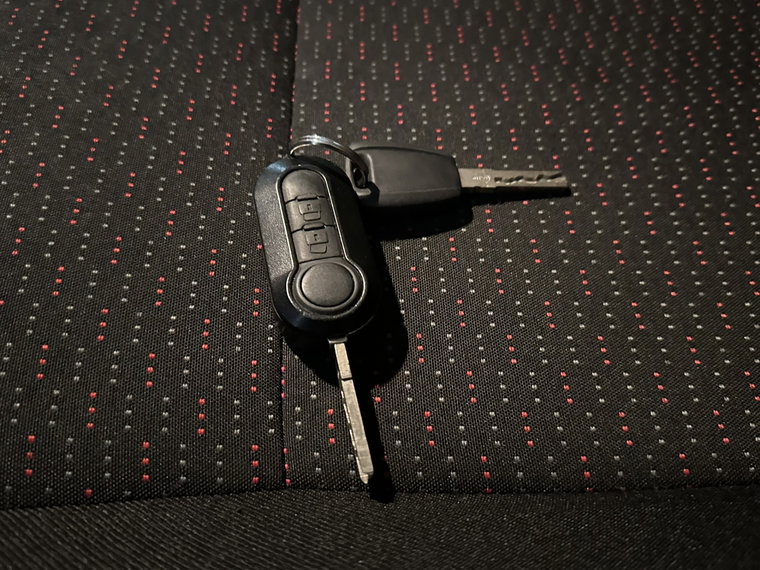 Vehicle Image 18