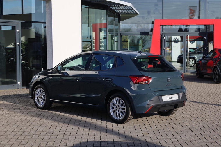 Vehicle Image 6
