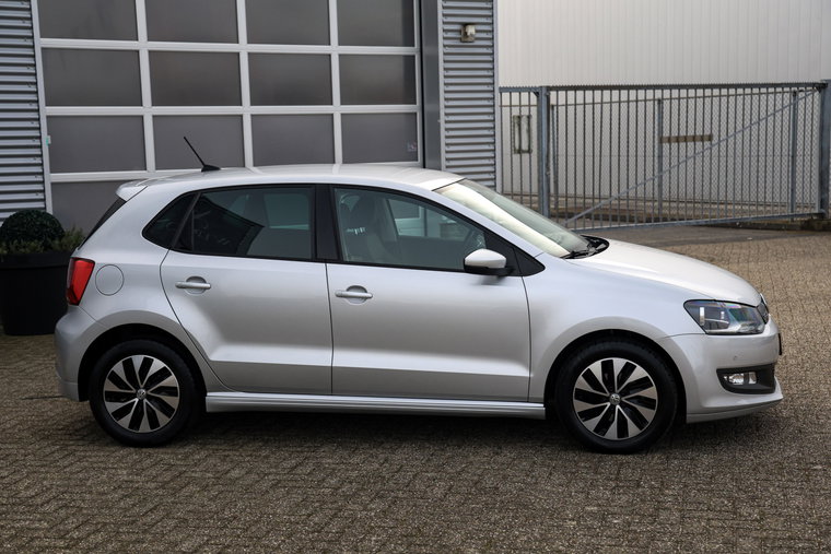 Vehicle Image 14