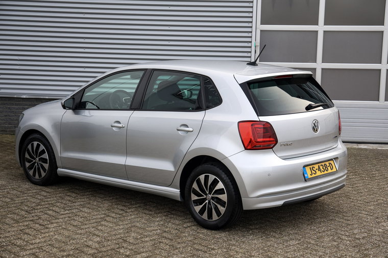 Vehicle Image 11