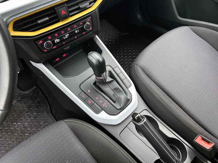 Vehicle Image 17