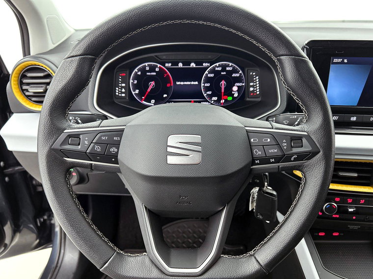 Vehicle Image 32
