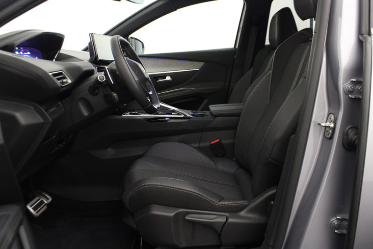 Vehicle Image 17