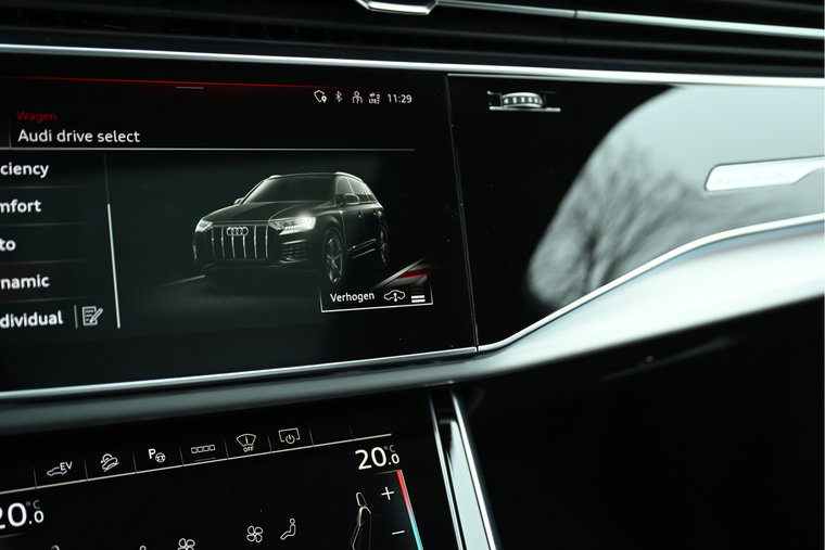 Vehicle Image 18