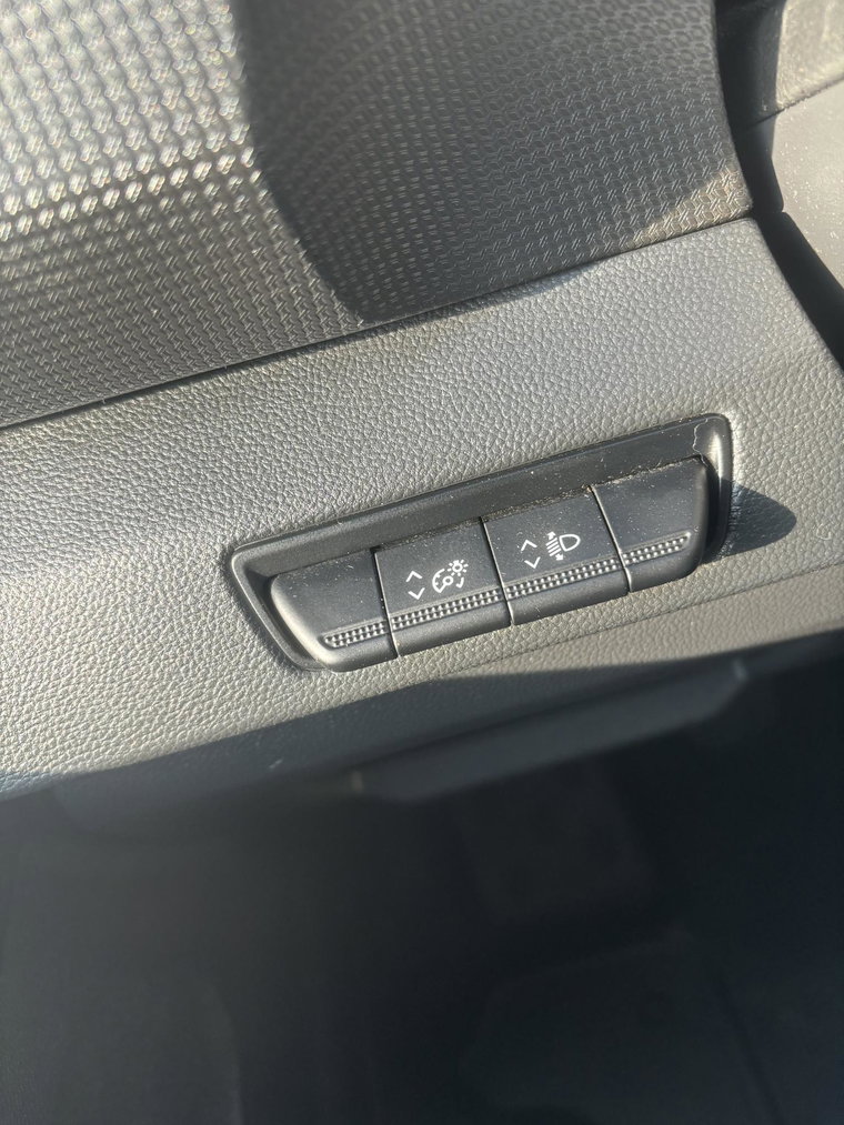Vehicle Image 28