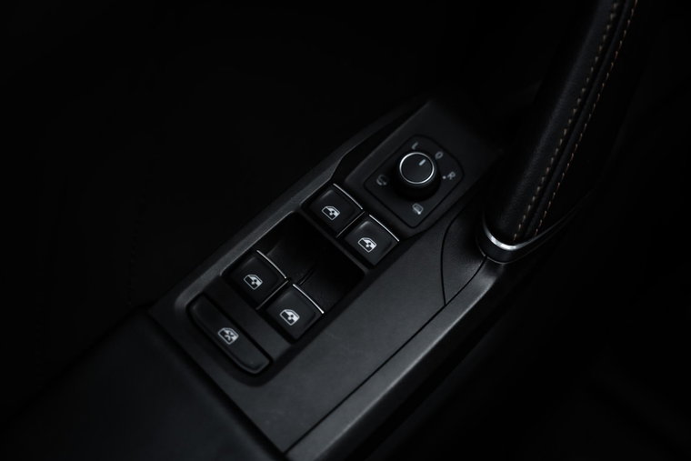 Vehicle Image 38