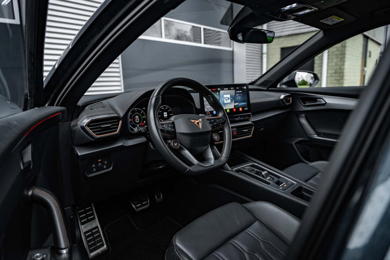 Vehicle Image 10