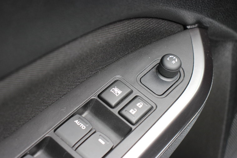 Vehicle Image 25