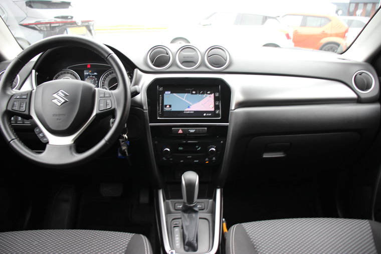 Vehicle Image 6