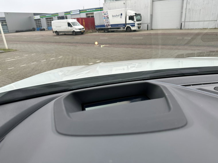 Vehicle Image 28