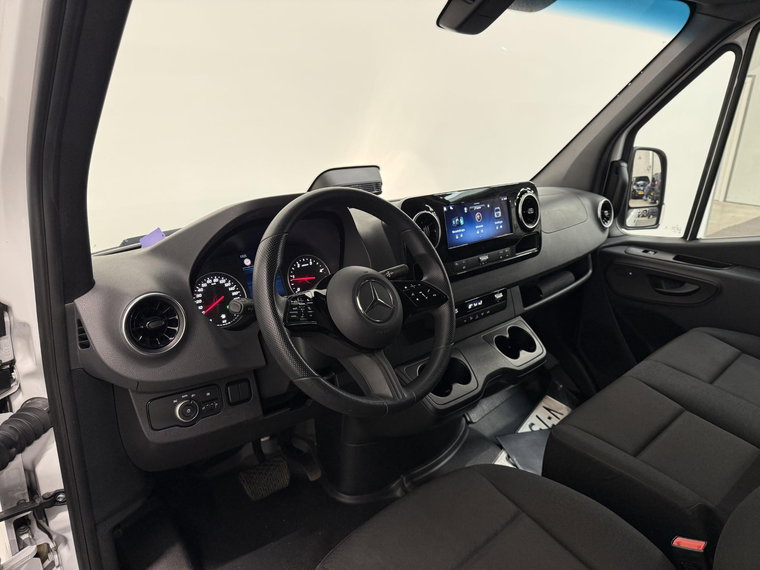 Vehicle Image 24