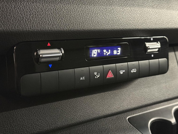 Vehicle Image 41