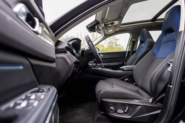 Vehicle Image 21