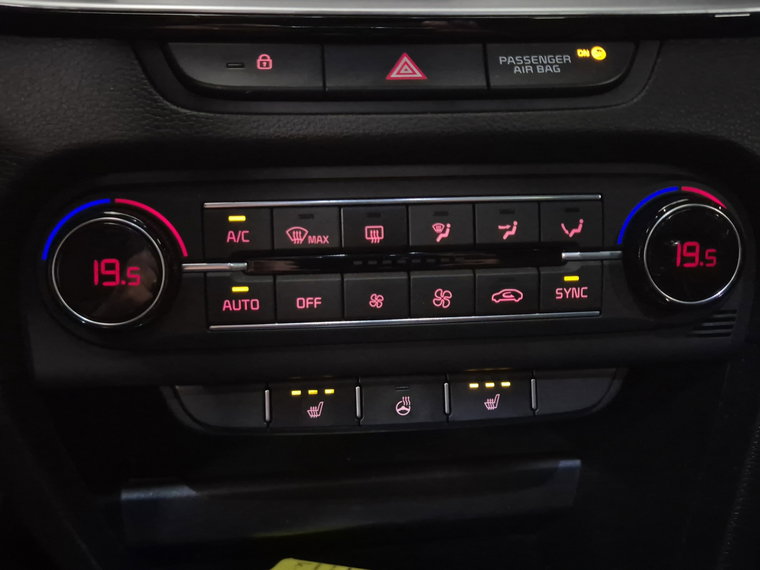 Vehicle Image 38