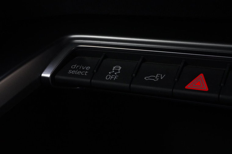 Vehicle Image 26
