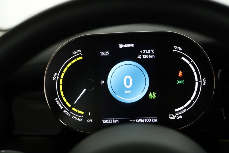 Vehicle Image 13