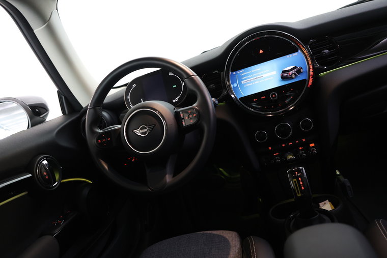 Vehicle Image 28