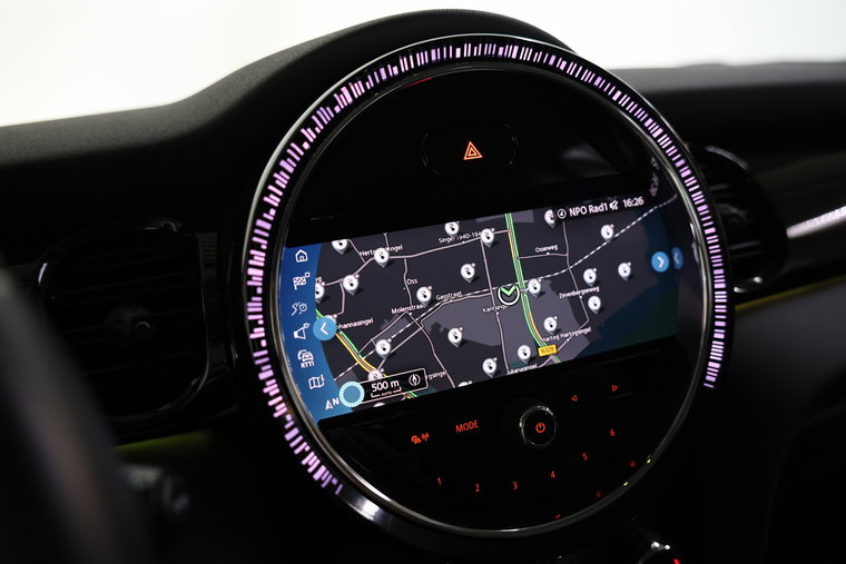 Vehicle Image 32