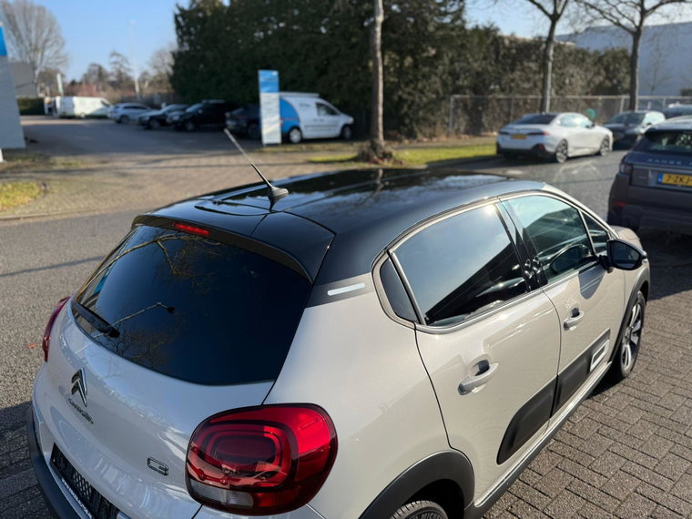Vehicle Image 25