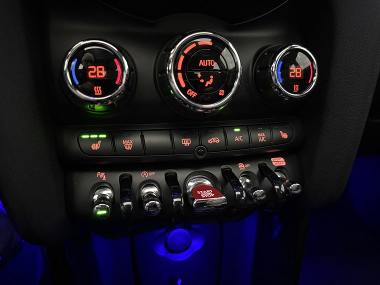 Vehicle Image 27