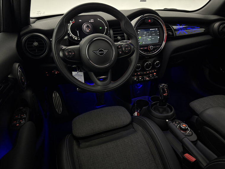 Vehicle Image 33