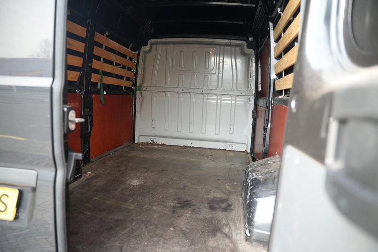 Vehicle Image 13