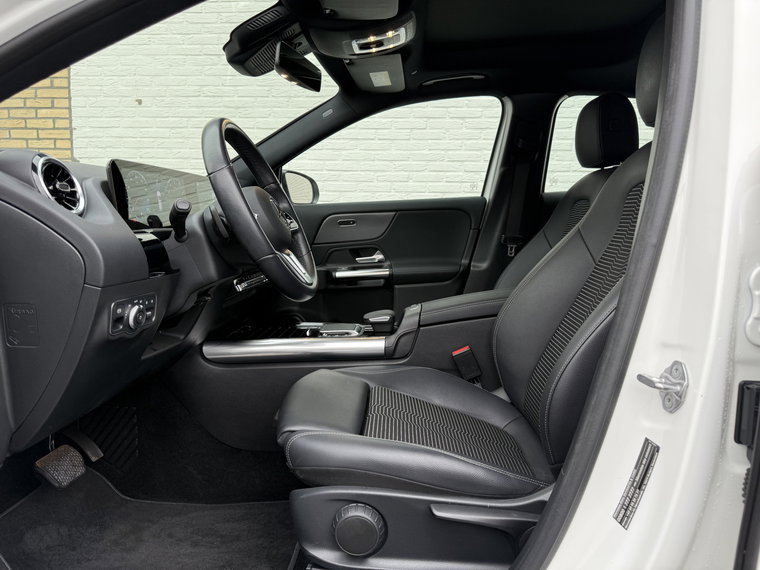 Vehicle Image 27