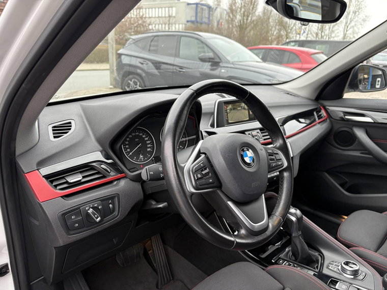 Vehicle Image 16