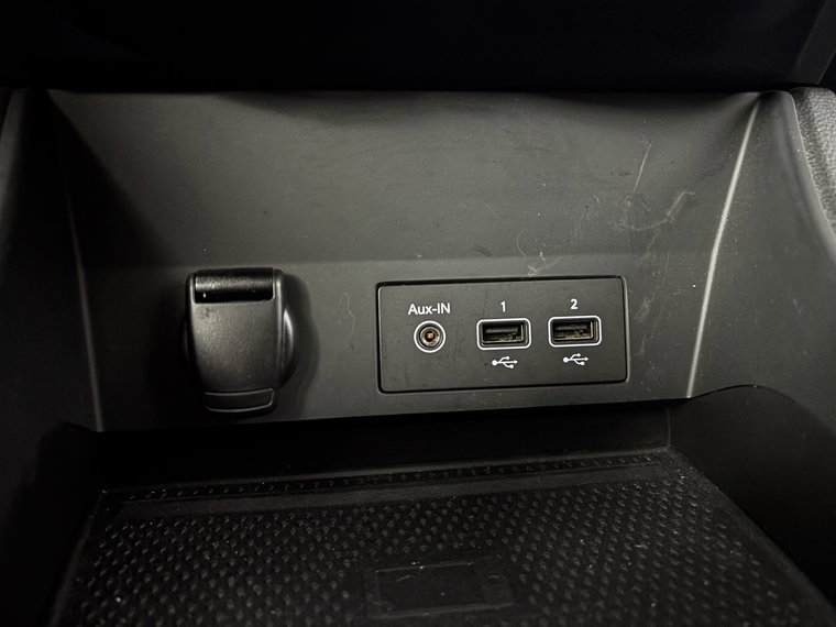 Vehicle Image 30