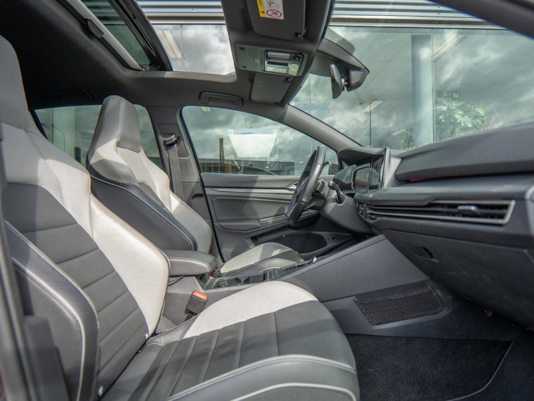 Vehicle Image 37