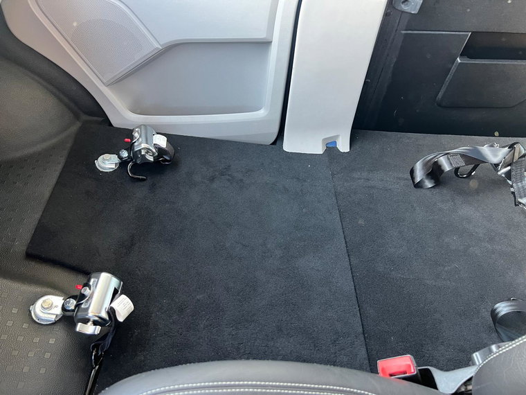 Vehicle Image 33