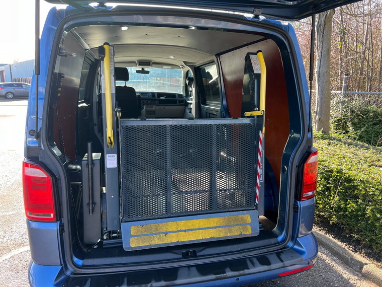 Vehicle Image 10