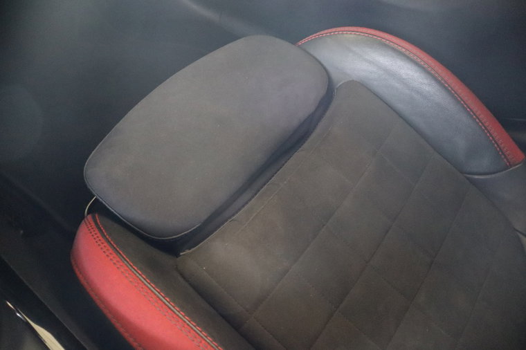 Vehicle Image 25