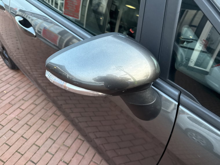Vehicle Image 32