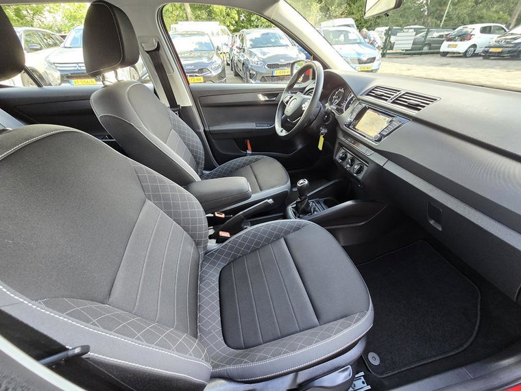 Vehicle Image 15