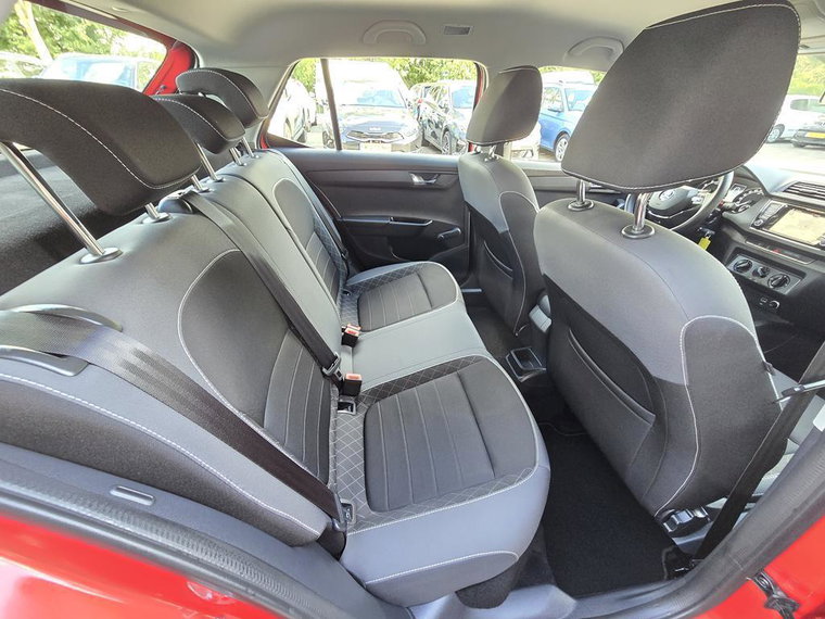 Vehicle Image 16