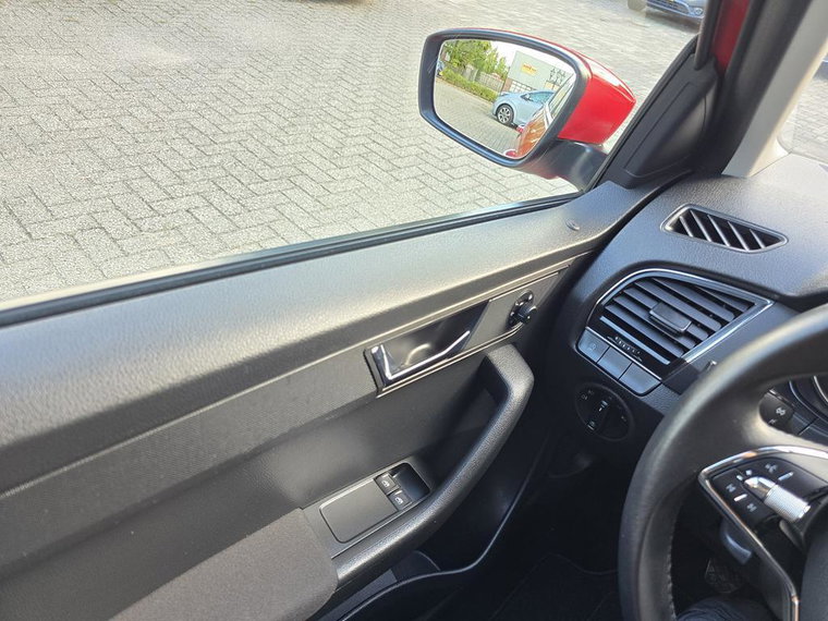 Vehicle Image 27