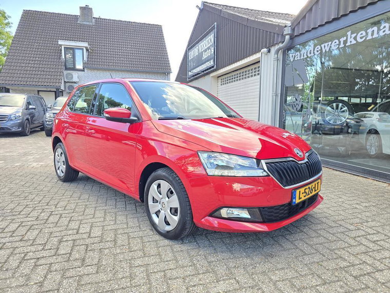 Vehicle Image 32