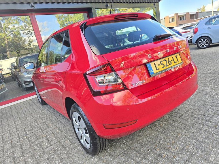 Vehicle Image 42