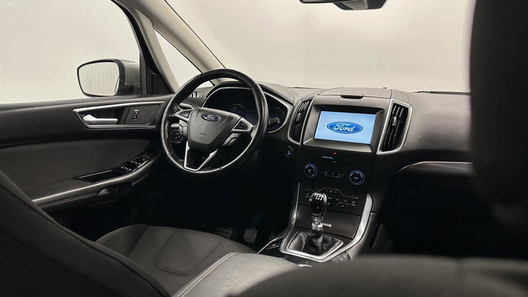 Vehicle Image 21