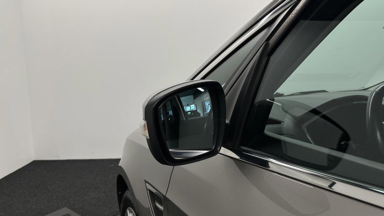 Vehicle Image 24