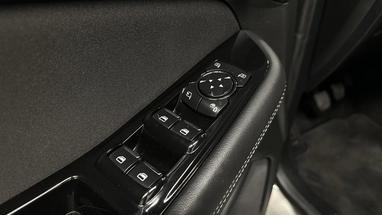Vehicle Image 28
