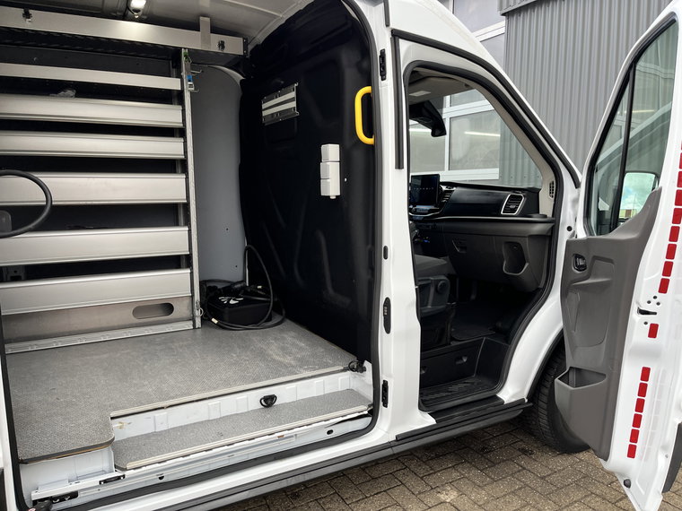 Vehicle Image 29