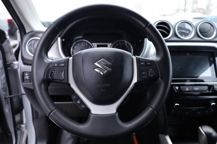 Vehicle Image 16